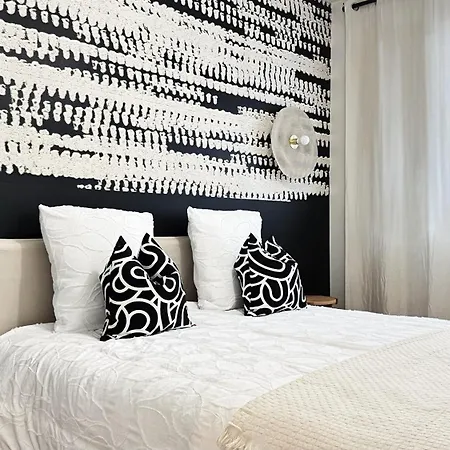 Paradigme Apartment *